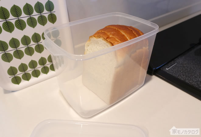 ダイソーの食パン保存容器の画像