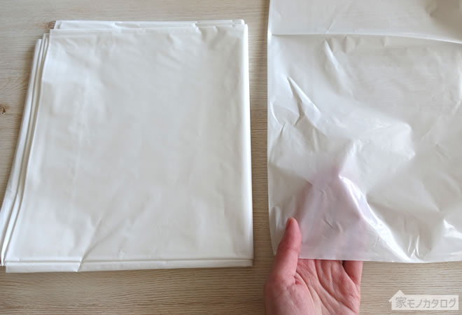 ダイソーの白半透明ペール用ゴミ袋70L・5枚入りの画像