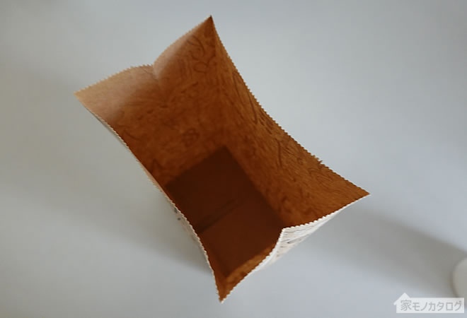 セリアで売っている紙製自立型卓上ゴミ袋の画像