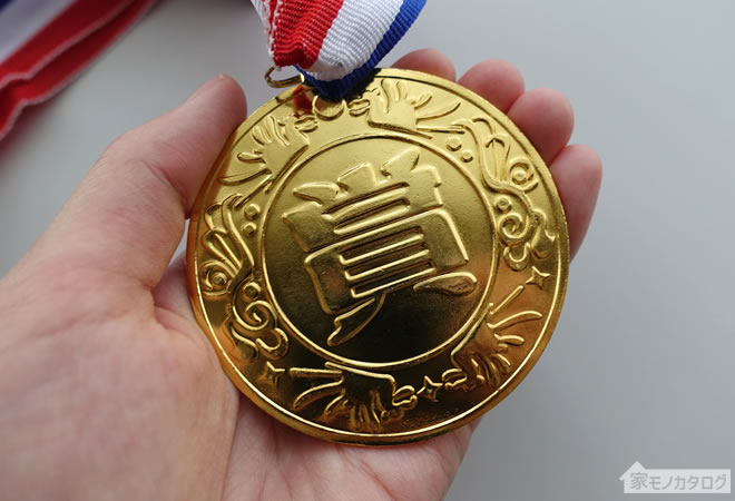 ダイソーの金メダルの画像