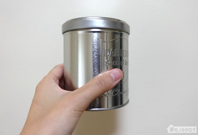 セリアの丸型・紅茶缶の画像