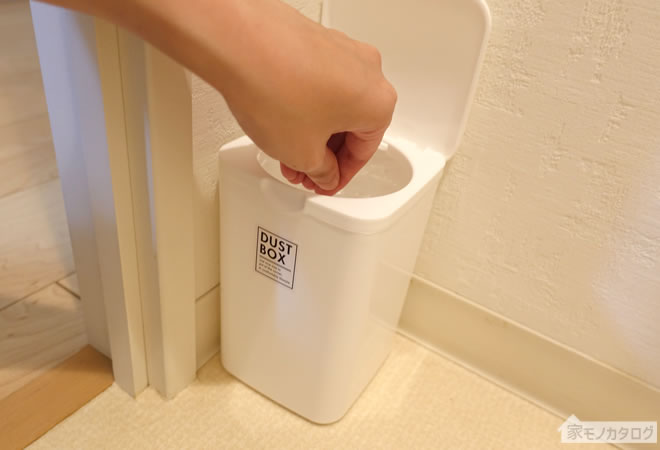 セリアのトイレ用コーナーポットの画像