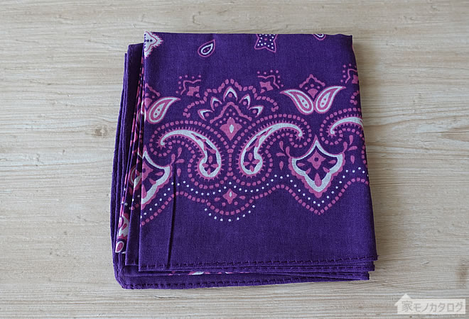 セリアの紫色バンダナの画像