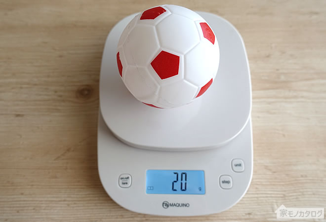 セリアの直径7.6cmサイズのサッカーボールの画像