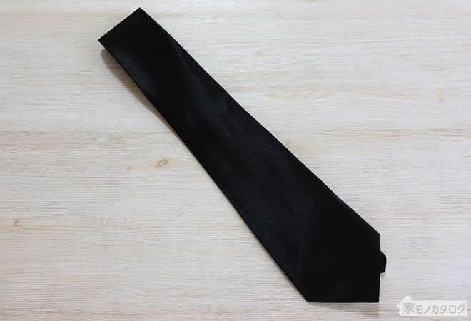 セリアの黒色ネクタイの画像