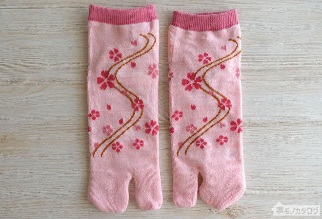 ダイソーのレディース・ショート丈足袋靴下・桜柄の画像