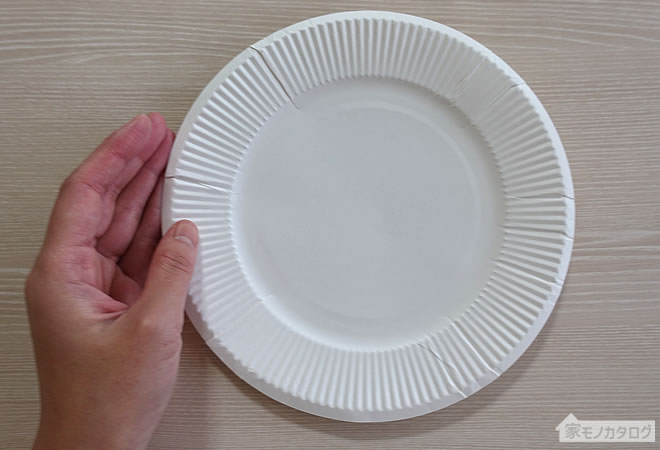 セリアの直径20cm使い捨て紙皿の画像