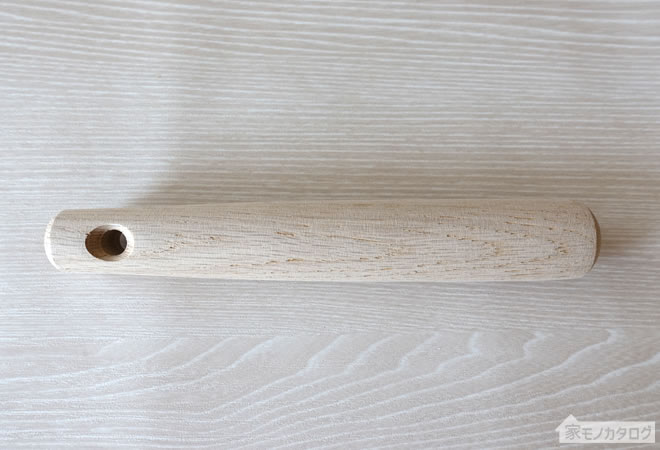 ダイソーの天然木すりこぎ棒17cmの画像