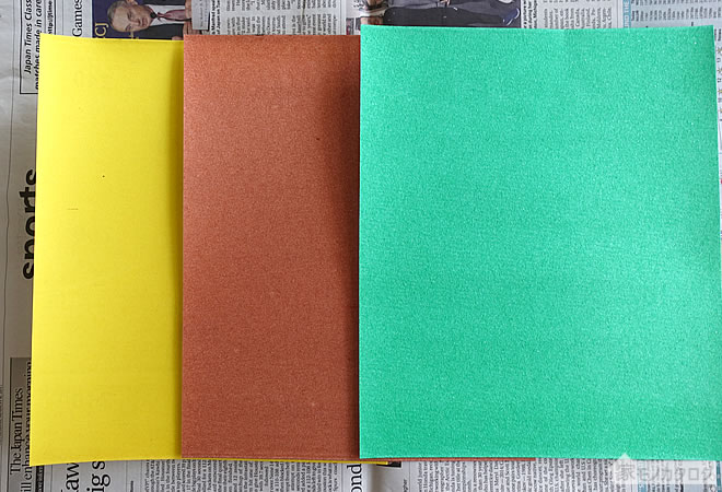 ダイソーの木工カラーサンドペーパー3枚セットの画像