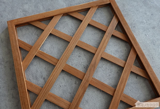 セリアで売っている木製トレリス・正方形の画像