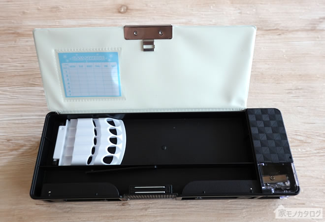 ダイソーで売っている多機能スクール筆箱マグネットタイプの画像