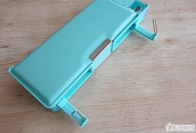 ダイソーで売っている多機能スクール筆箱マグネットタイプ・水色・パープルの画像