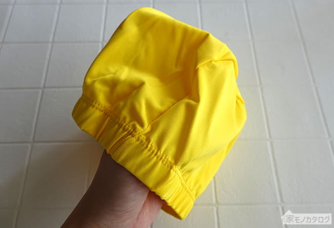 ダイソーで売っている水泳帽子・黄色の画像