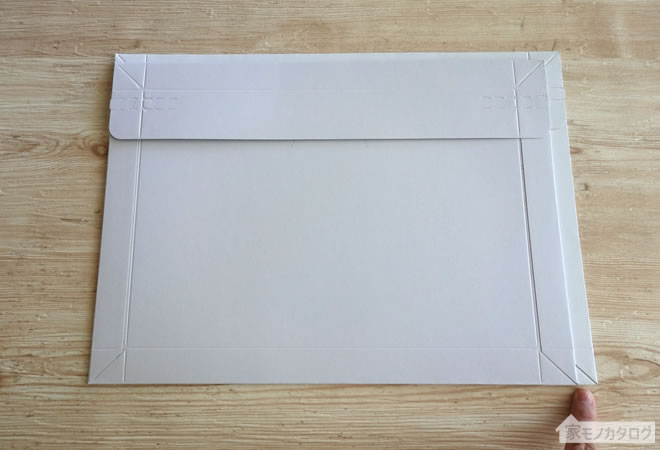 ダイソーで売っているA4サイズが入るサイズ厚紙封筒の画像
