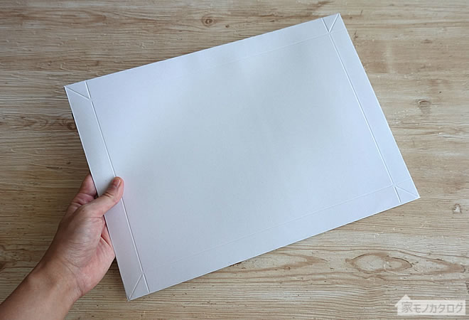 ダイソーで売っているA4サイズが入るサイズ厚紙封筒の画像