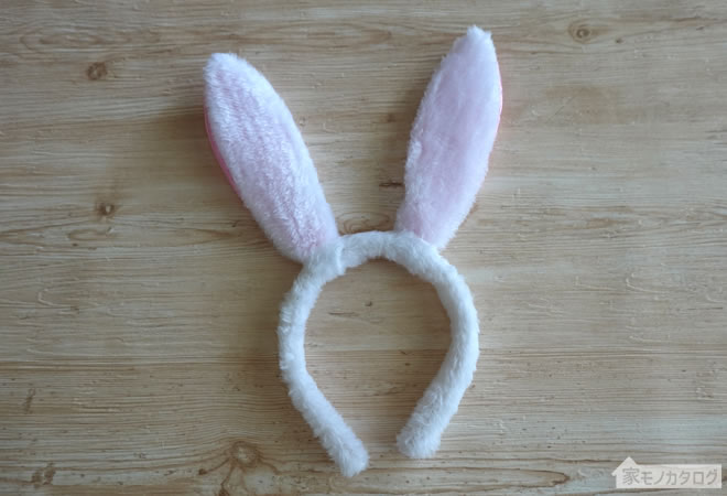ダイソーで売っているワイヤー入りふわふわウサギの耳カチューシャの画像