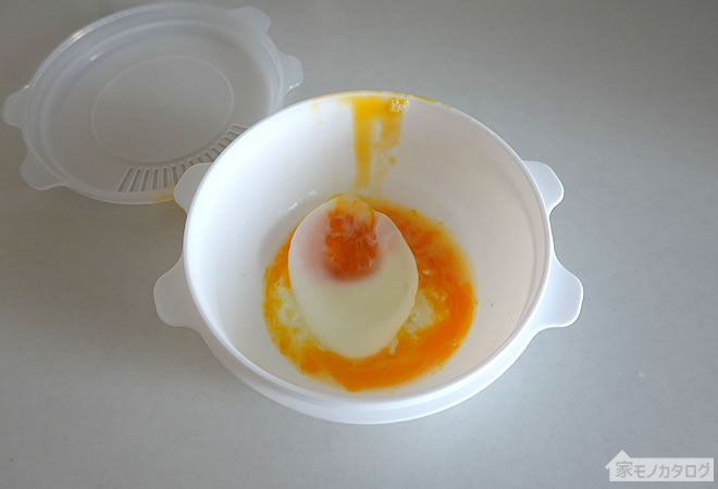 セリアで売っている電子レンジで調理器 半熟卵風の画像