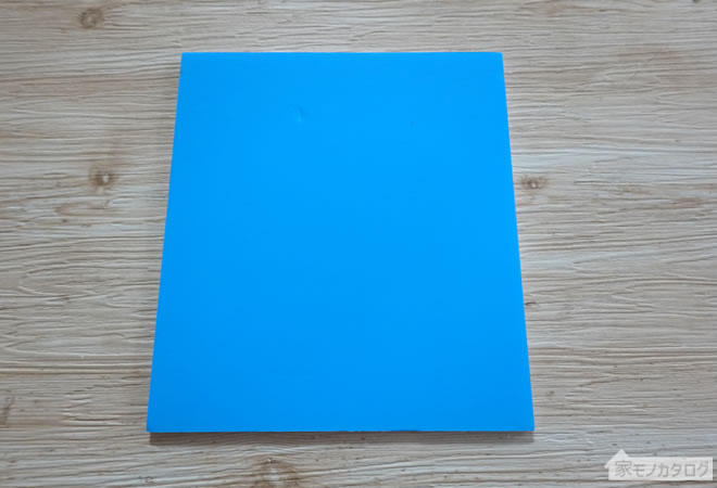 セリアで売っている青色コンサートグッズ・カラーボードの画像