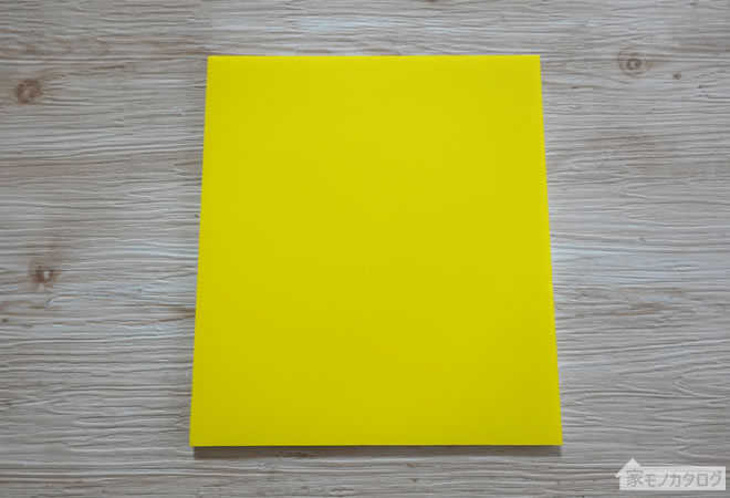 セリアで売っている黄色コンサートグッズ・カラーボードの画像