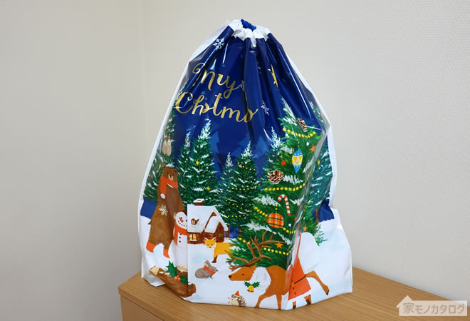 ダイソーで売っているクリスマス用底マチ巾着バッグの画像