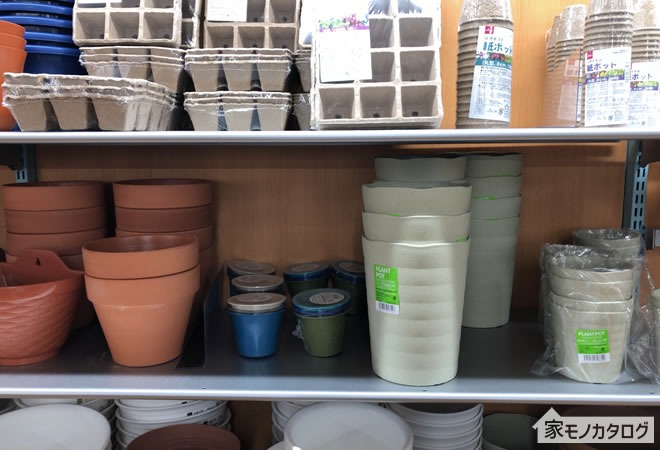 ダイソーの竹製ポット・エコガーデン植木鉢売り場の画像
