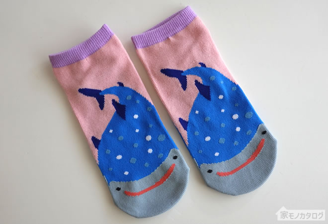 キャンドゥで売っている海洋生物靴下・婦人ショートソックス ジンベイザメの画像